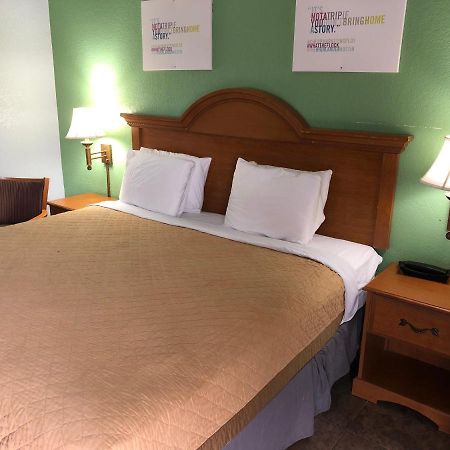 Hwy 59 Motel Laredo Medical Center Buitenkant foto